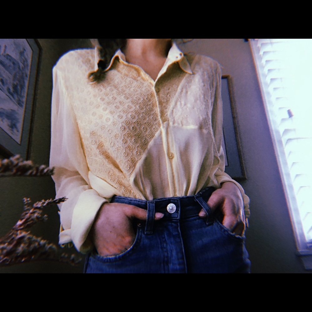 🌼Versatile Long Sheer Yellow Blouse🌼